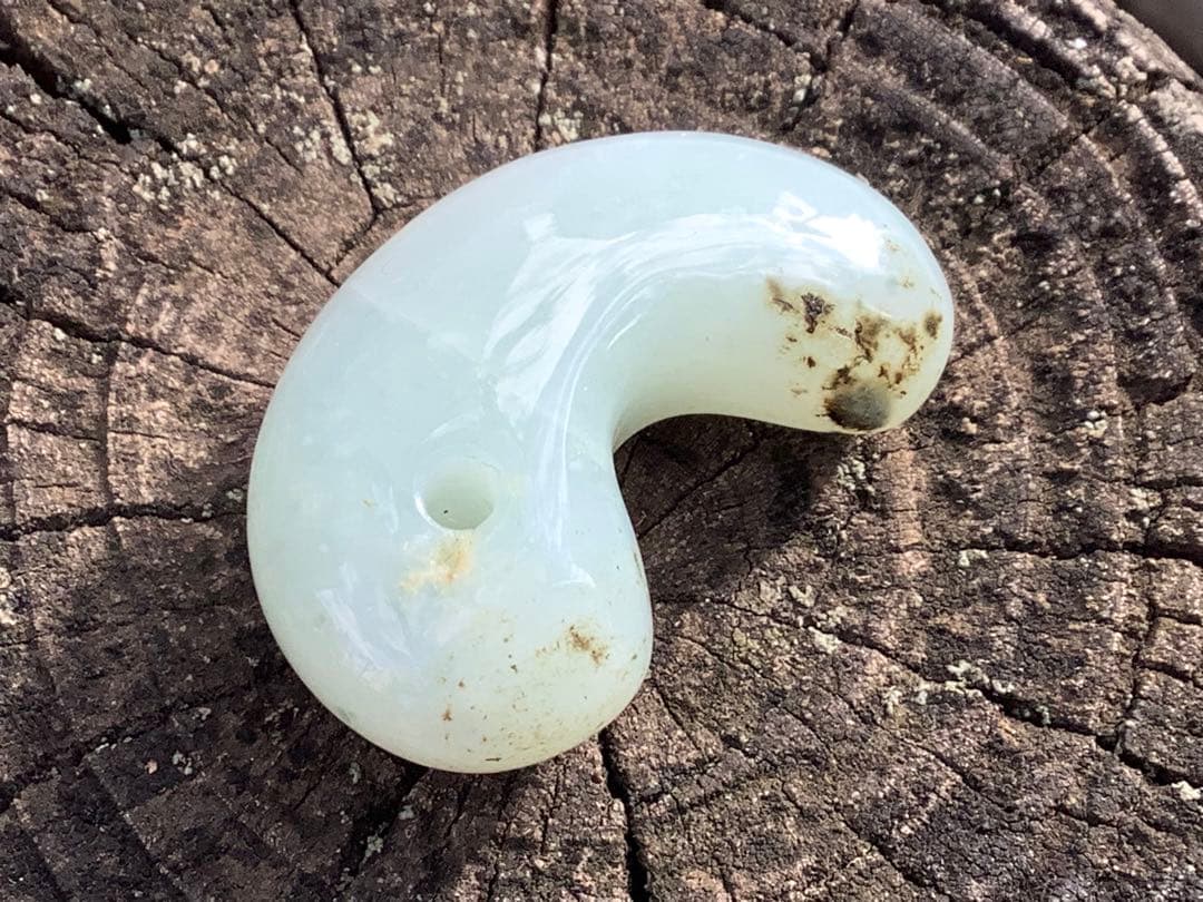 親方自慢の希少作品✳特選‼️珍しい石墨線入り‼️ 糸魚川翡翠勾玉*極上コレクション級