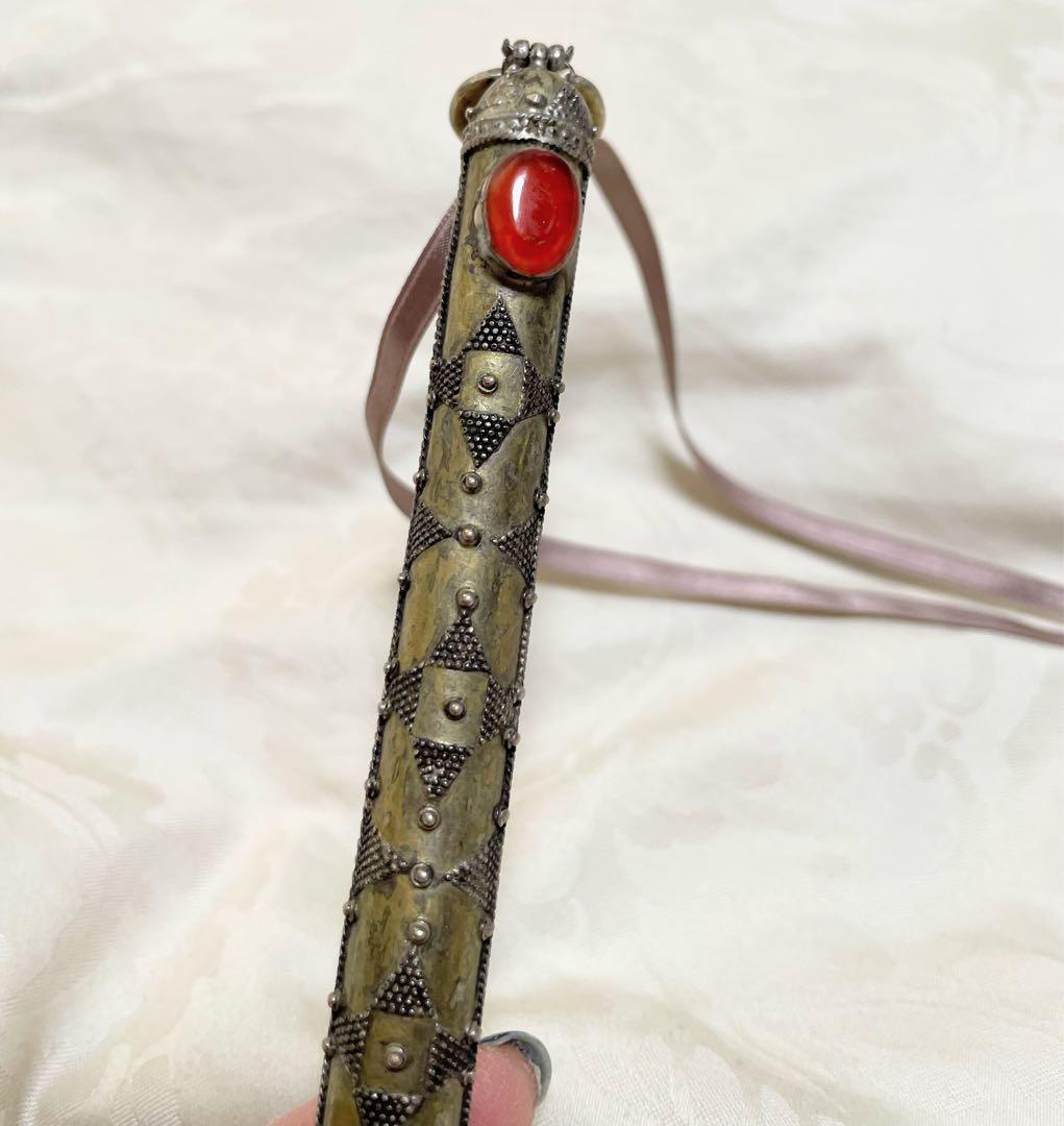 トルクメニスタン トルクメン 装飾品 経典などを指す道具