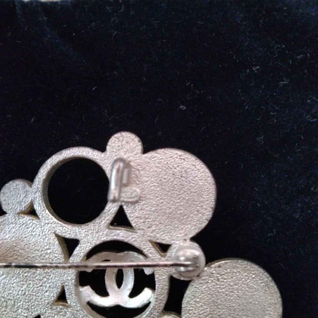 Chanel カラーストーンホワイト、ココマークブローチ