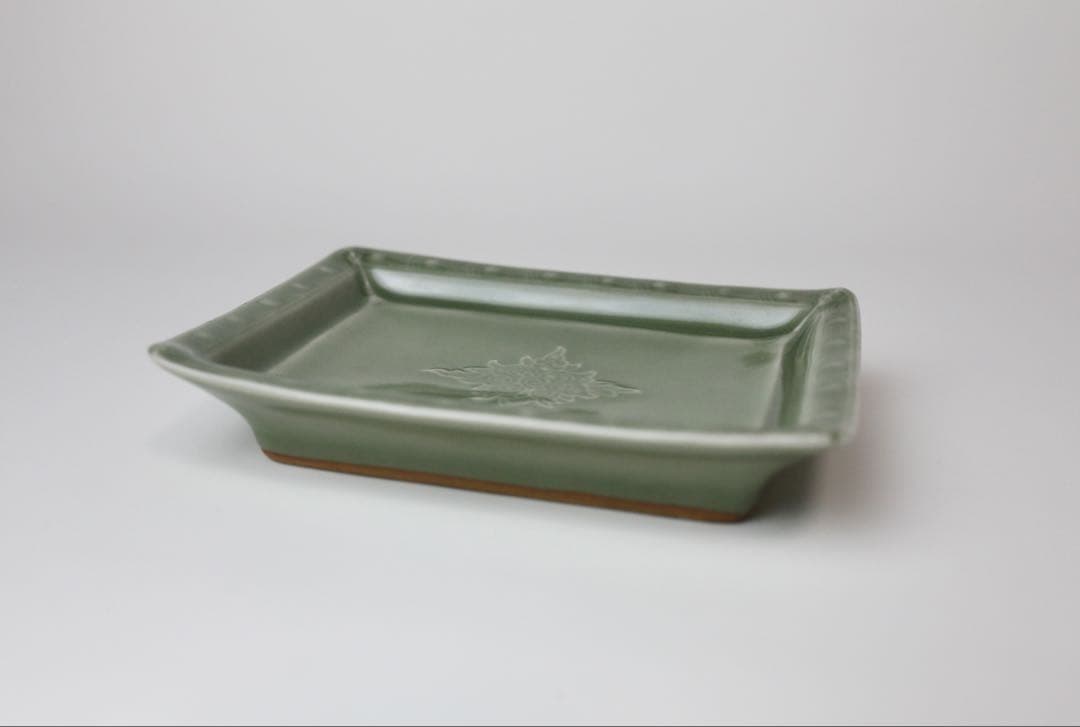 青磁　陽刻唐草　四方皿　菓子器　煎茶器　煎茶道具　白川　懐石料理　5枚