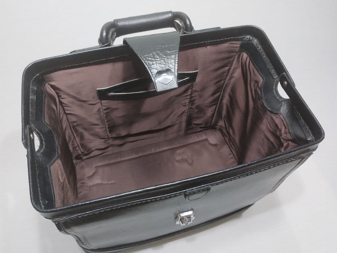 ドクターバッグ　ダレスバッグ　年代もののアンティークバッグ（再掲）