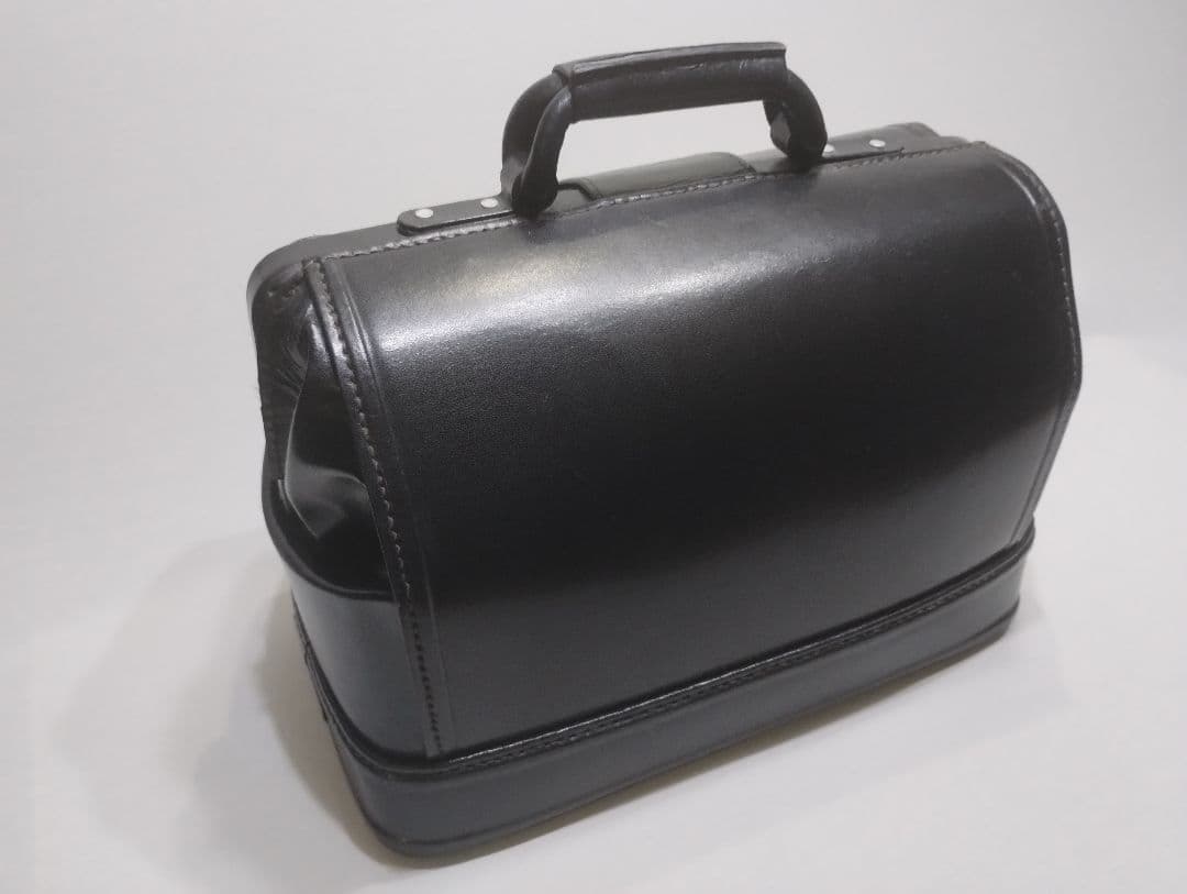 ドクターバッグ　ダレスバッグ　年代もののアンティークバッグ（再掲）