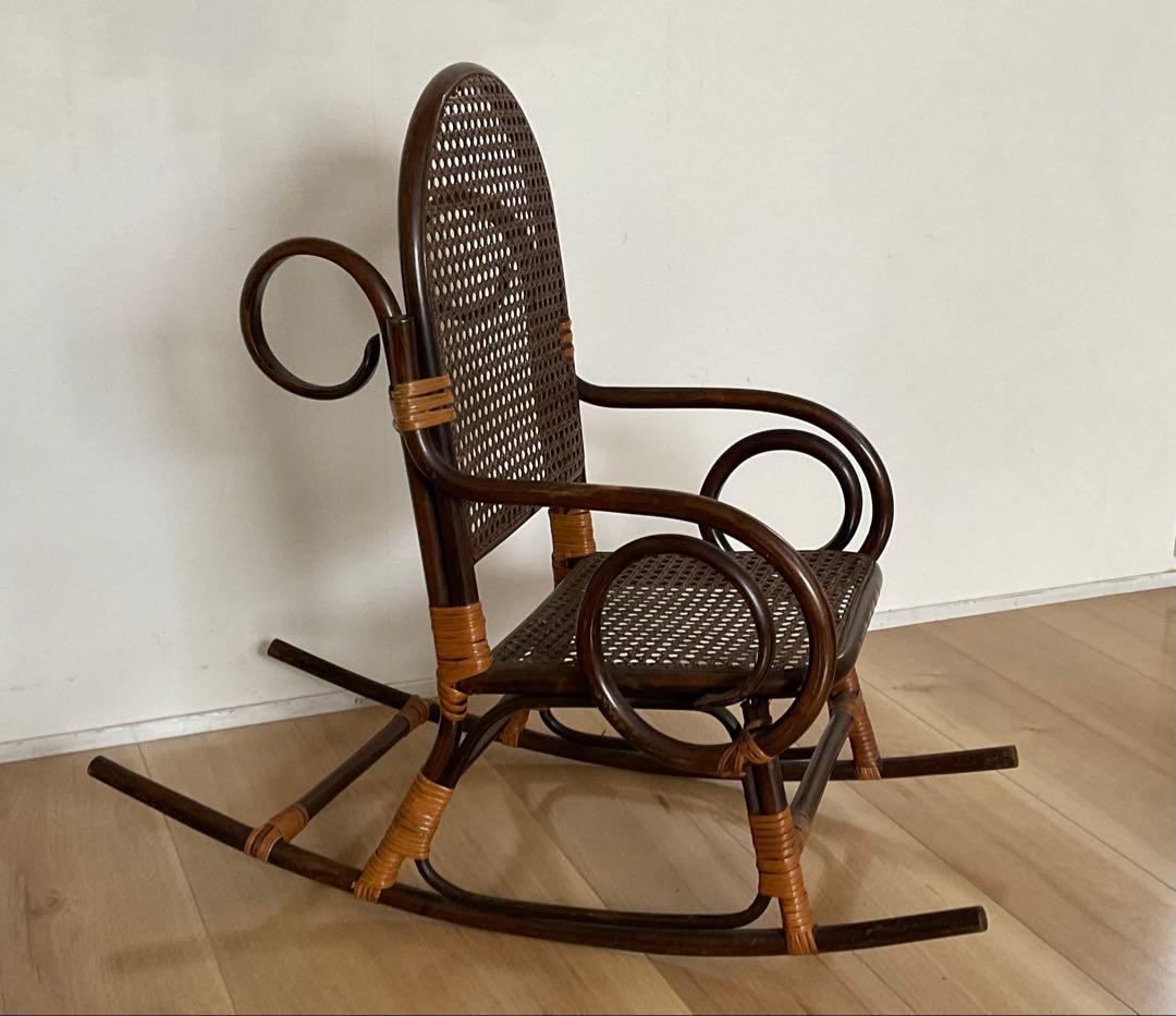 アンティーク　子供用ラタンロッキングチェア　籐　椅子　飾り台　古道具