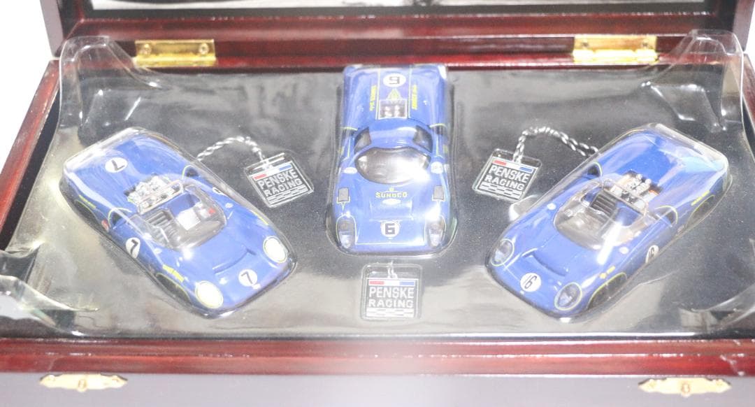 貴重　GMP製１／４３ ペンスキー・チーム　ローラＴ７０ カンナム　3台セット