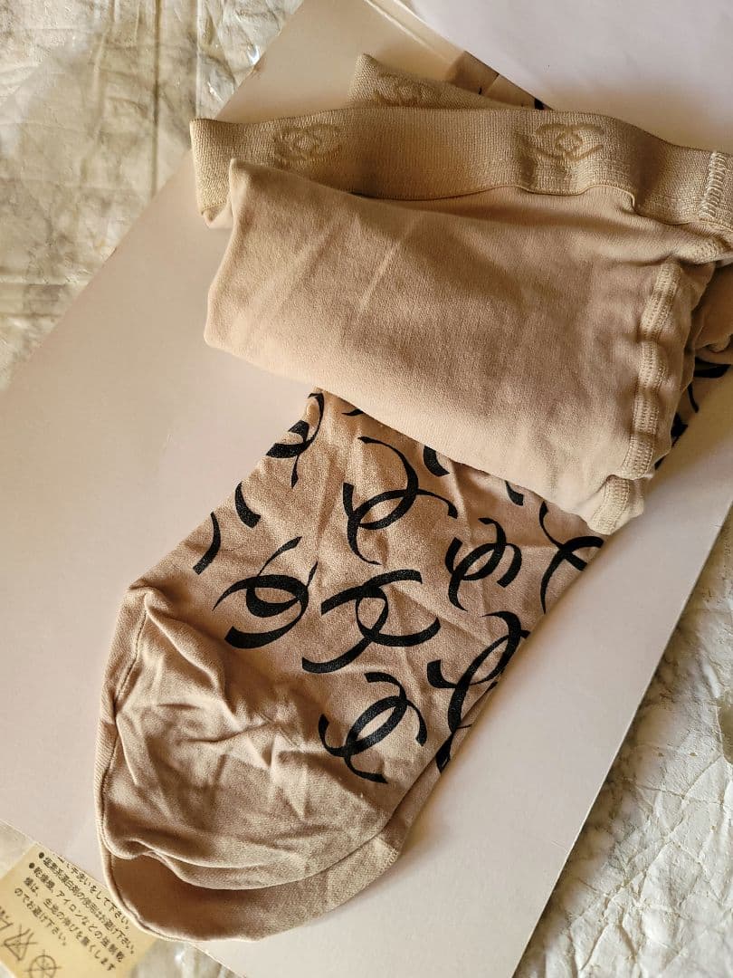 レア 新品未使用 CHANEL シャネル CCロゴ タイツ ストッキング L
