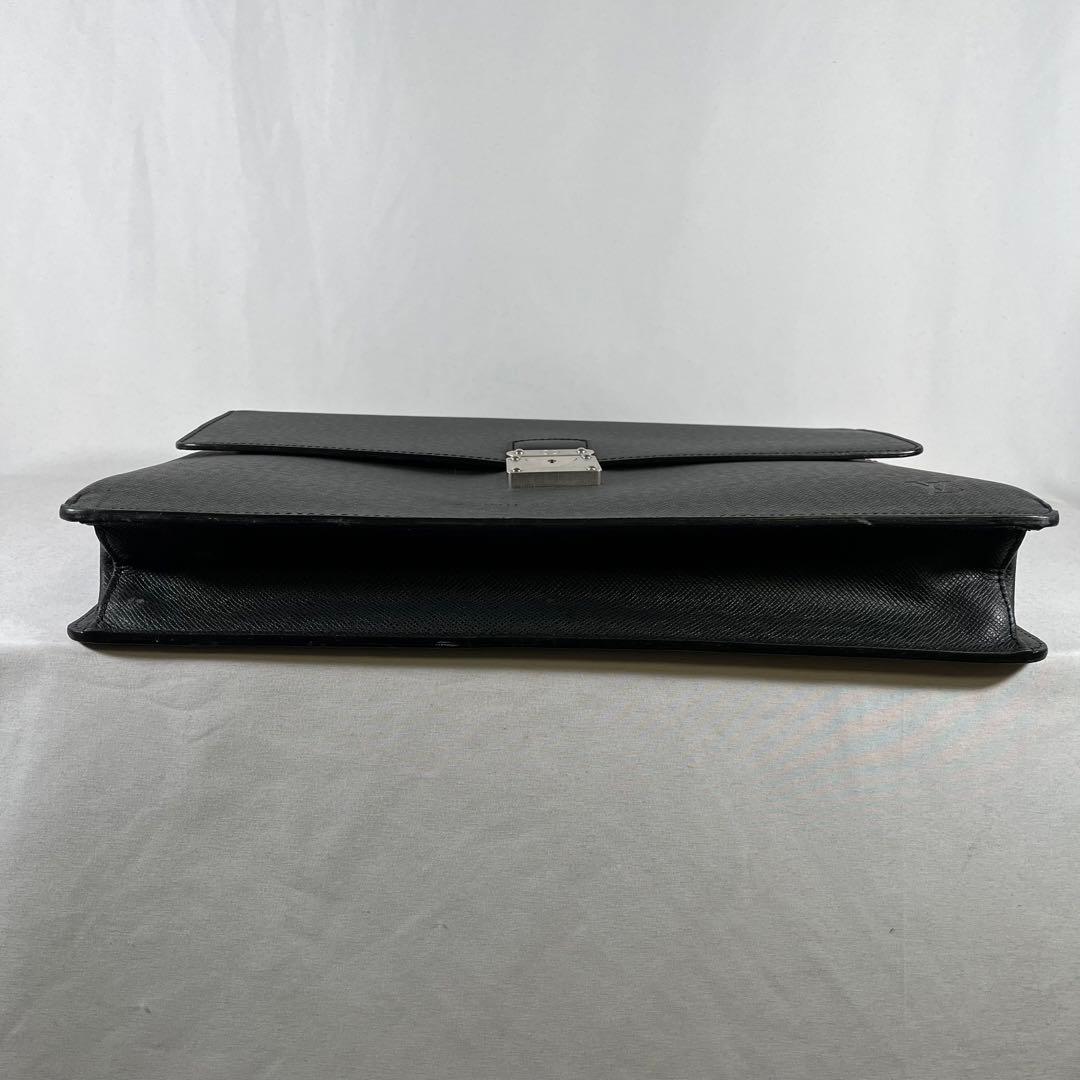 LOUIS VUITTON ルイヴィトン タイガ ビジネスバッグ グレー