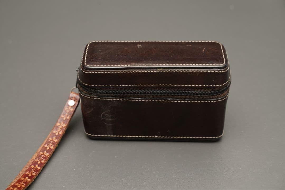 Leica CM 40/2.4 フィルムコンパクトカメラ + レザーケース