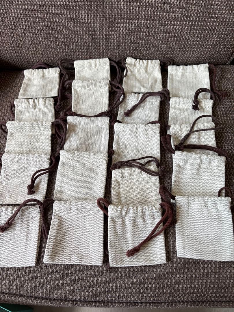 正規品　美品エルメス 巾着 保存袋 ポーチ 小物入れ（9x9cm）20枚セット