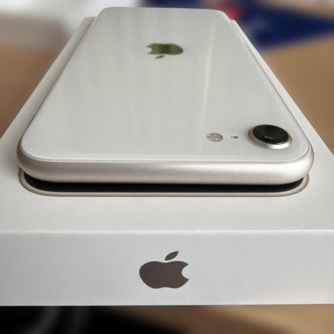 iPhone SE 第3世代 64GB Starlight