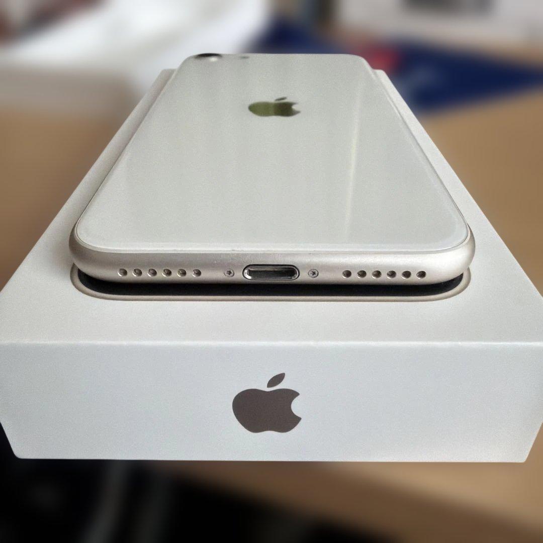 iPhone SE 第3世代 64GB Starlight