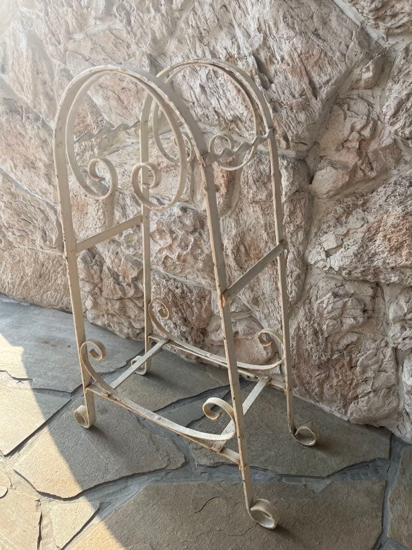 ☆値下げ☆フランスアンティーク　アイアン製ホワイトペイントの傘立て