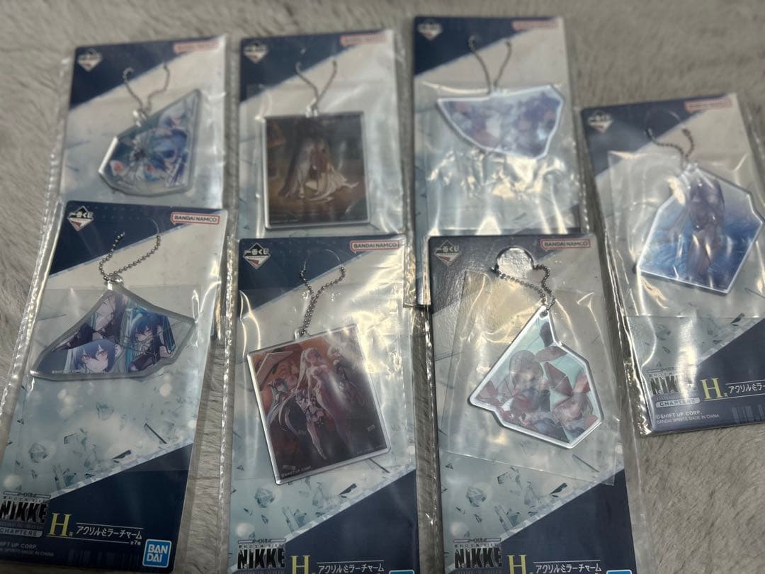 勝利の女神:NIKKE シンデレラ クリアポスター アクリルミラーチャーム