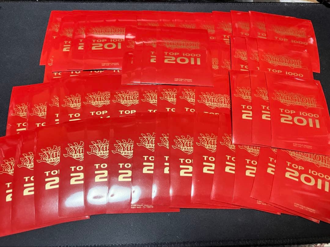 遊戯王　top1000 スリーブ70枚&プレイマット赤