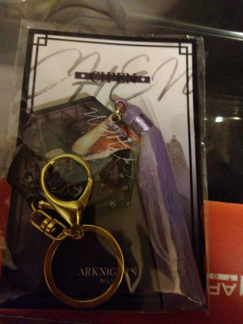 アークナイツ　チェン　歳紅霞VER.　フィギュア　アクリルキーホルダー