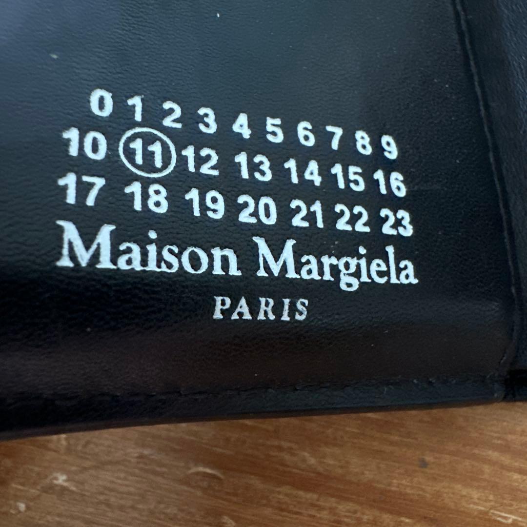 【美品】マルジェラ 三つ折り財布 エンベロープ プリント カーフスキン 黒