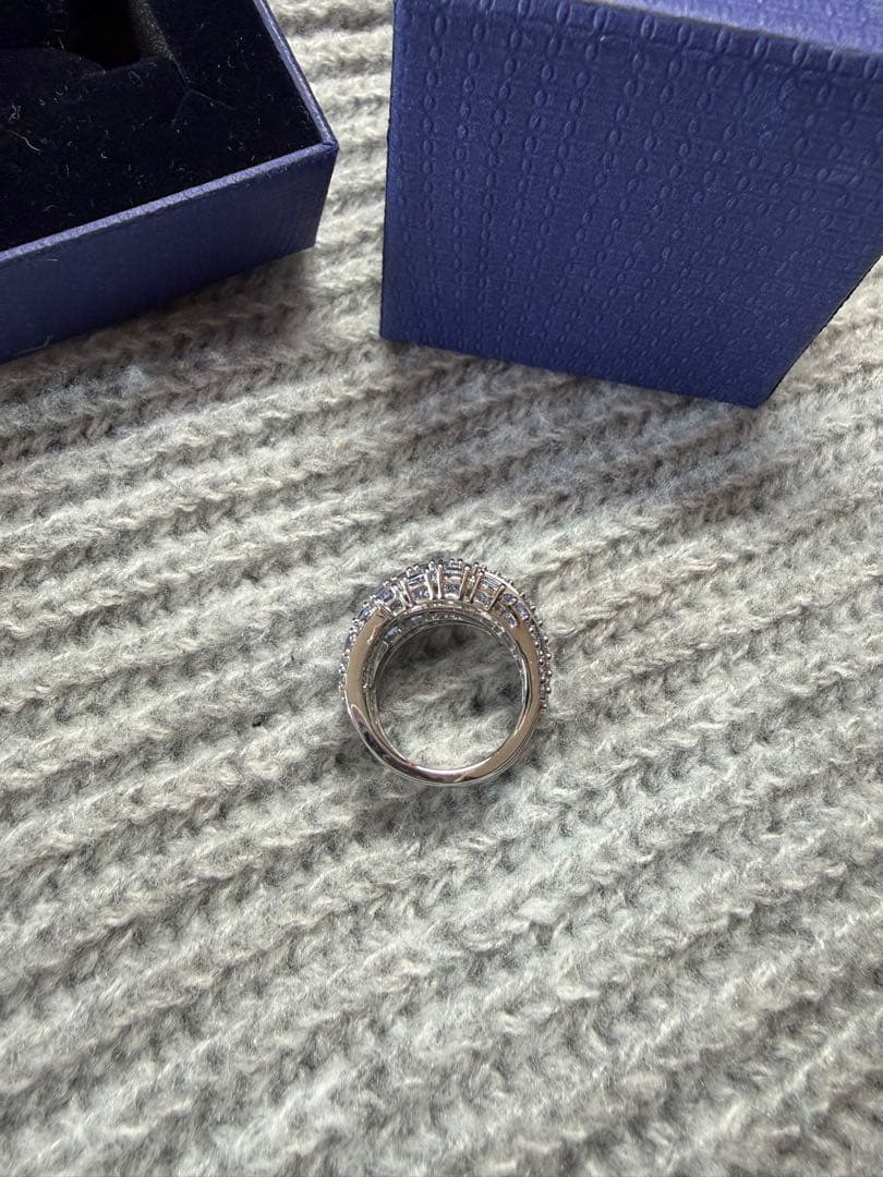 スワロフスキー　twist wrap リング