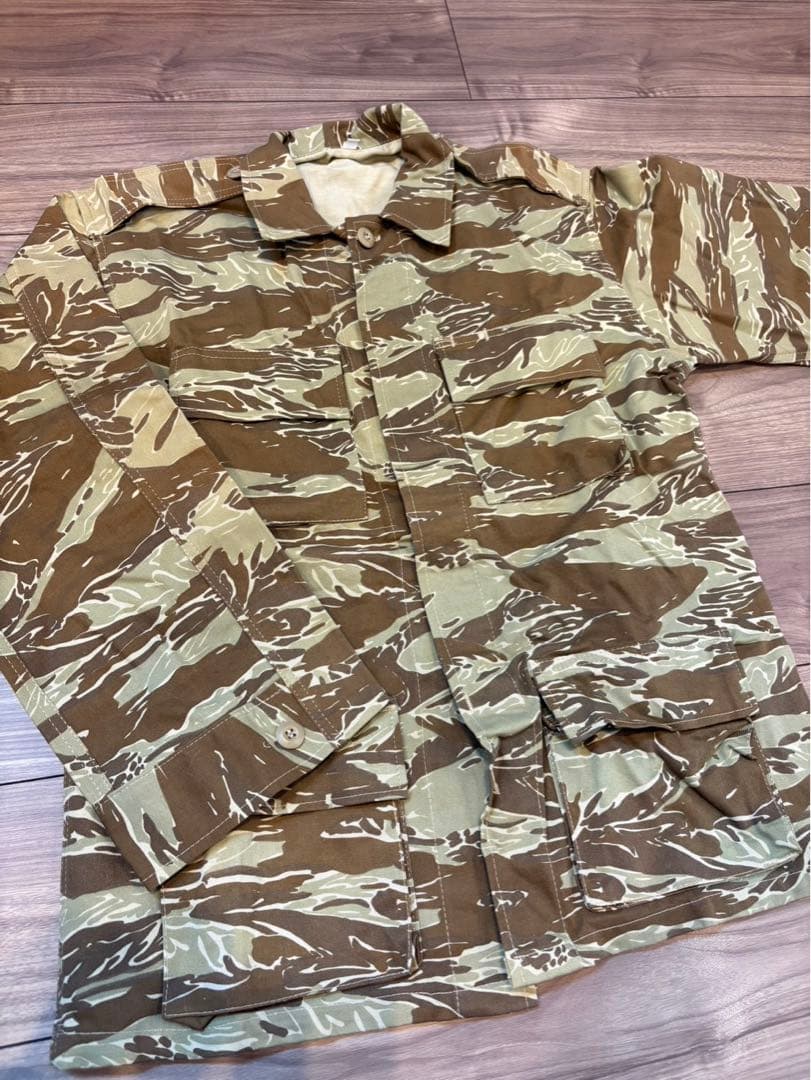 デザートタイガー　迷彩服上下　タイガーストライプ