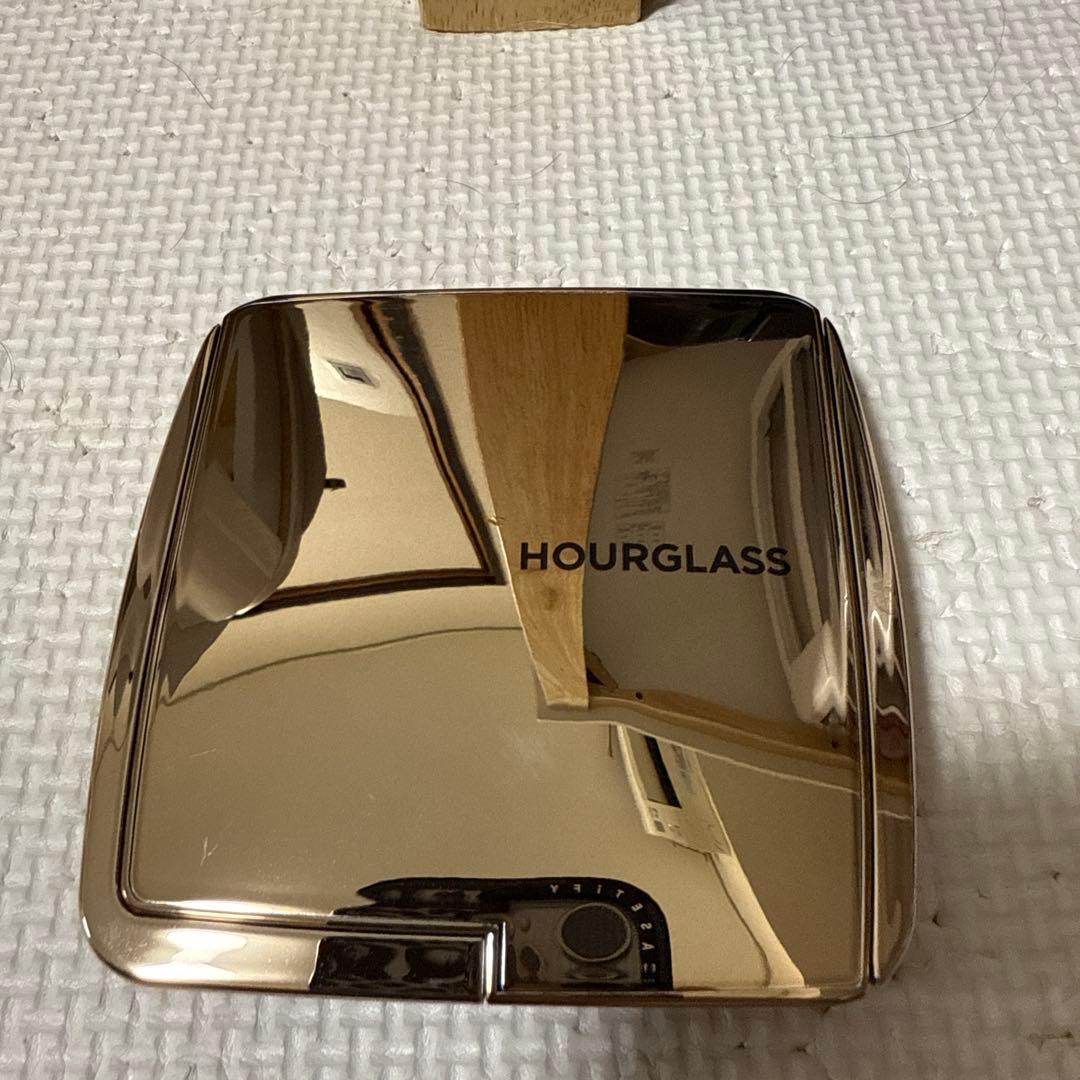 HOURGLASS Ambient Lighting Palette 限定