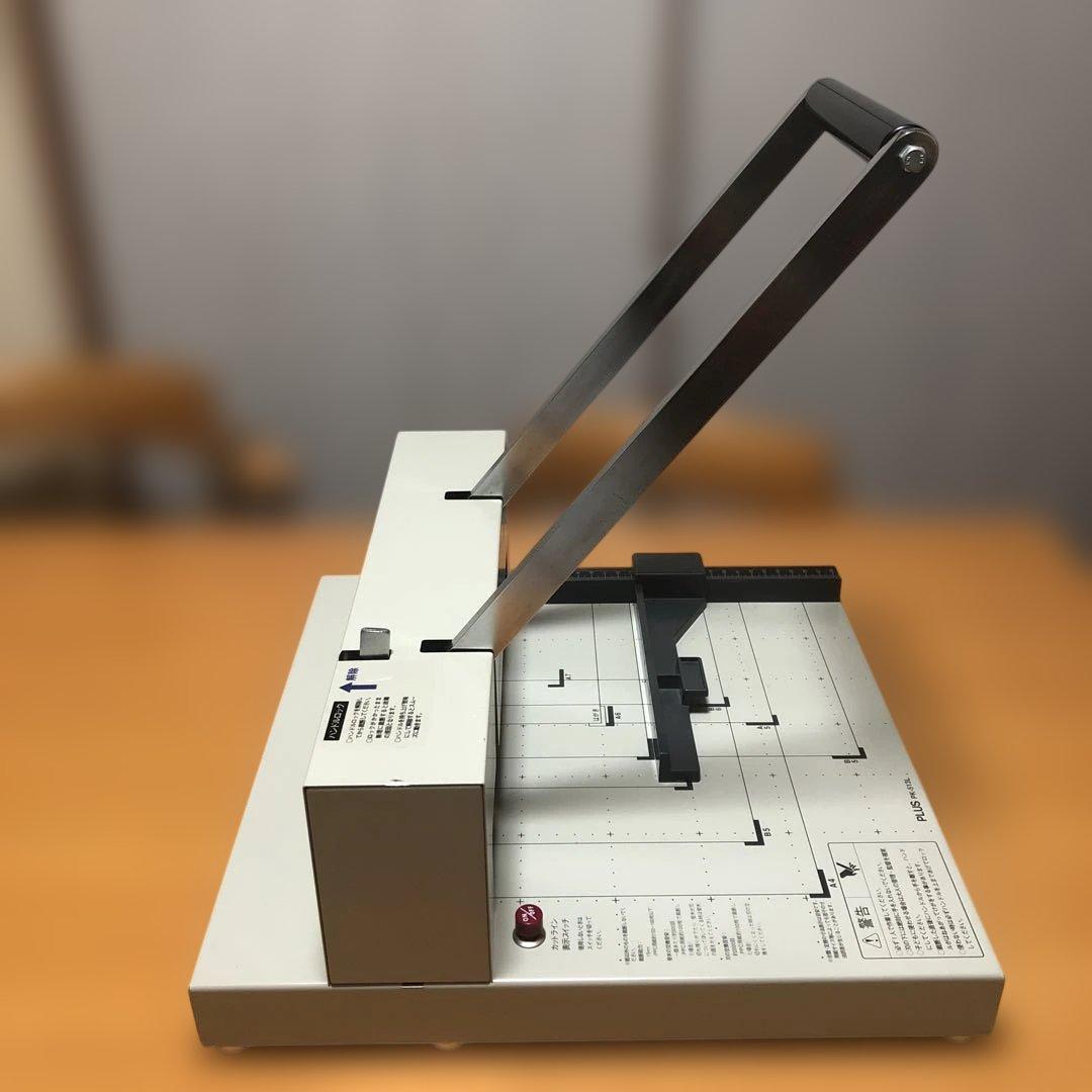 PLUS PK-513L 手動裁断機 替刃新品交換済み
