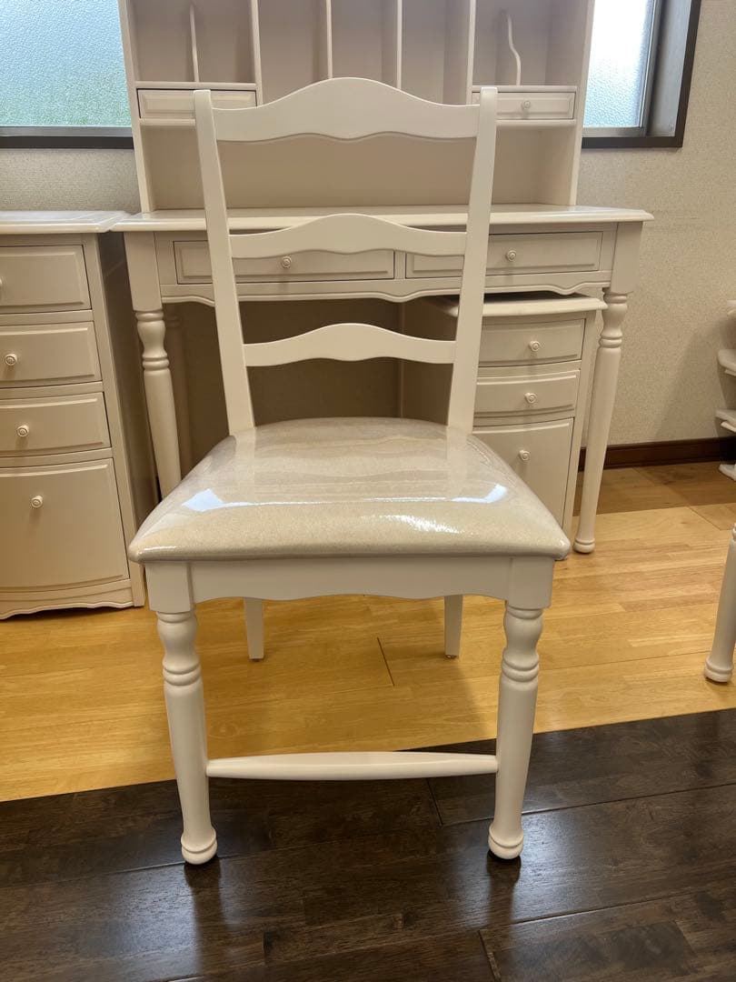 リリーホワイトリリージョン椅子チェア北欧調