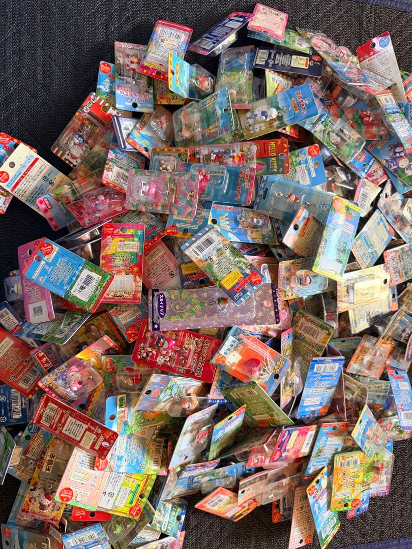 ハローキティ ストラップ セット ４００個まとめ売り