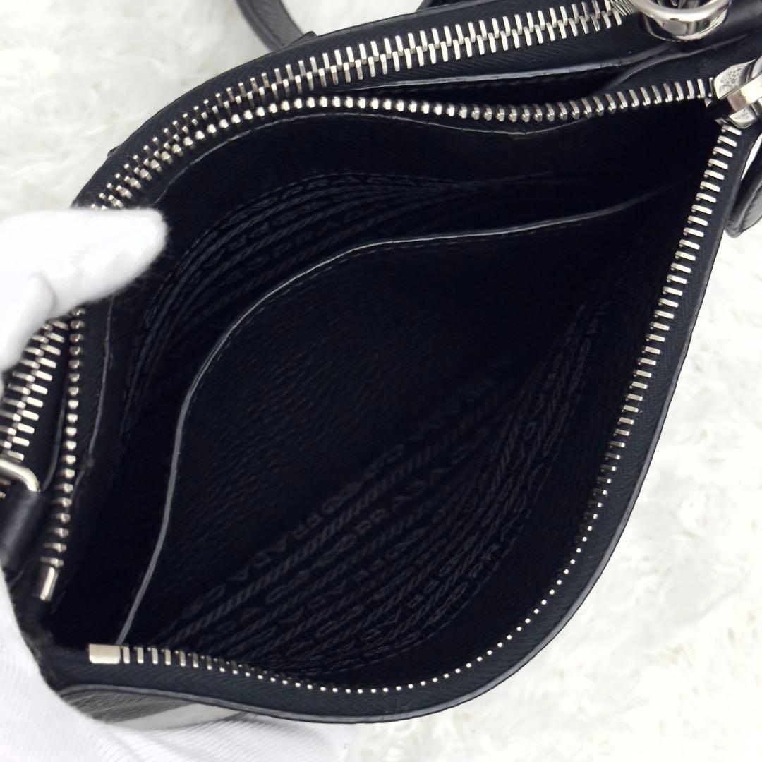 PRADA プラダ ショルダーバッグ レザー ブラック シボ革 シルバー金具