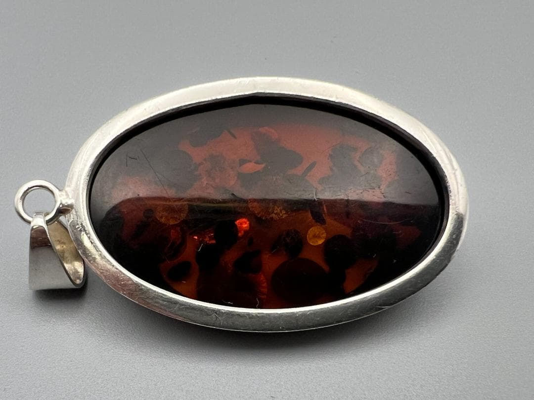 【海】大粒琥珀ペンダント　アンバー　銀製枠　９２５刻印