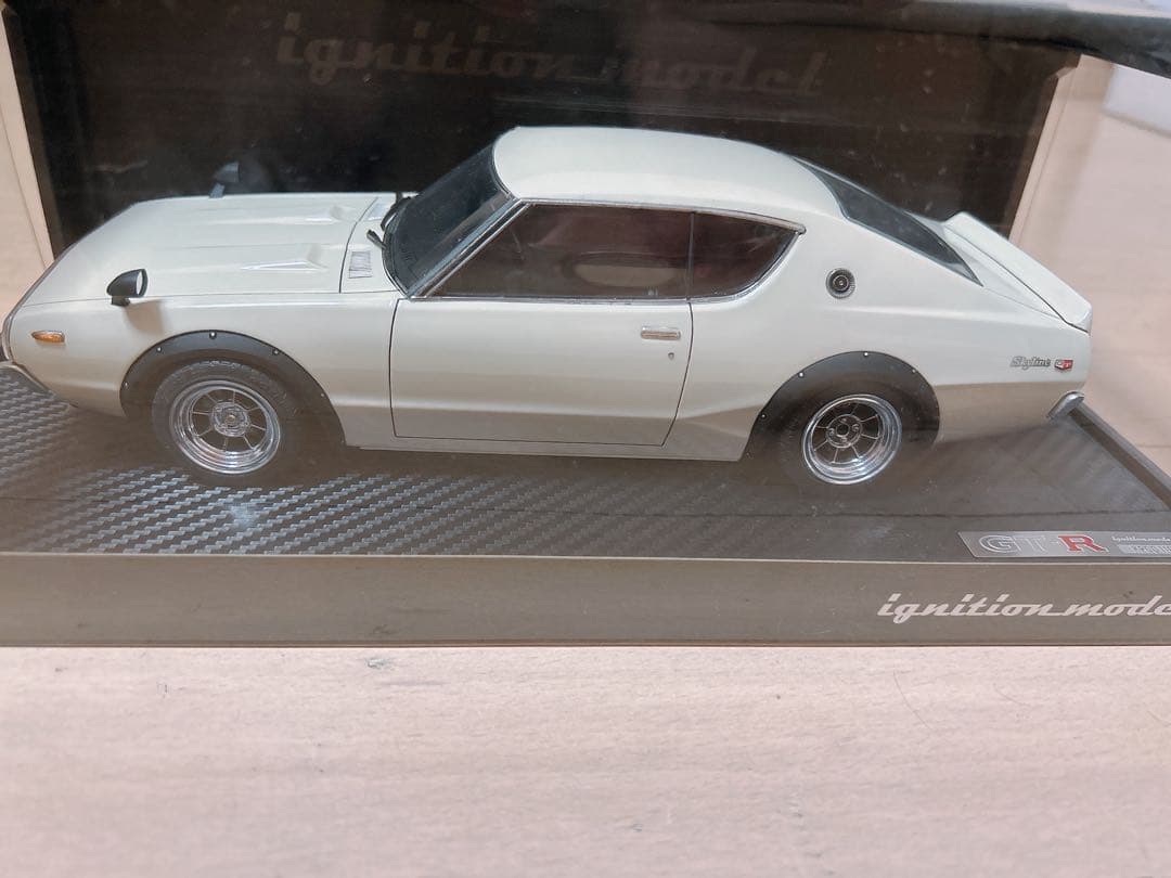 ignition model スポーツカー 1/18 ホワイト