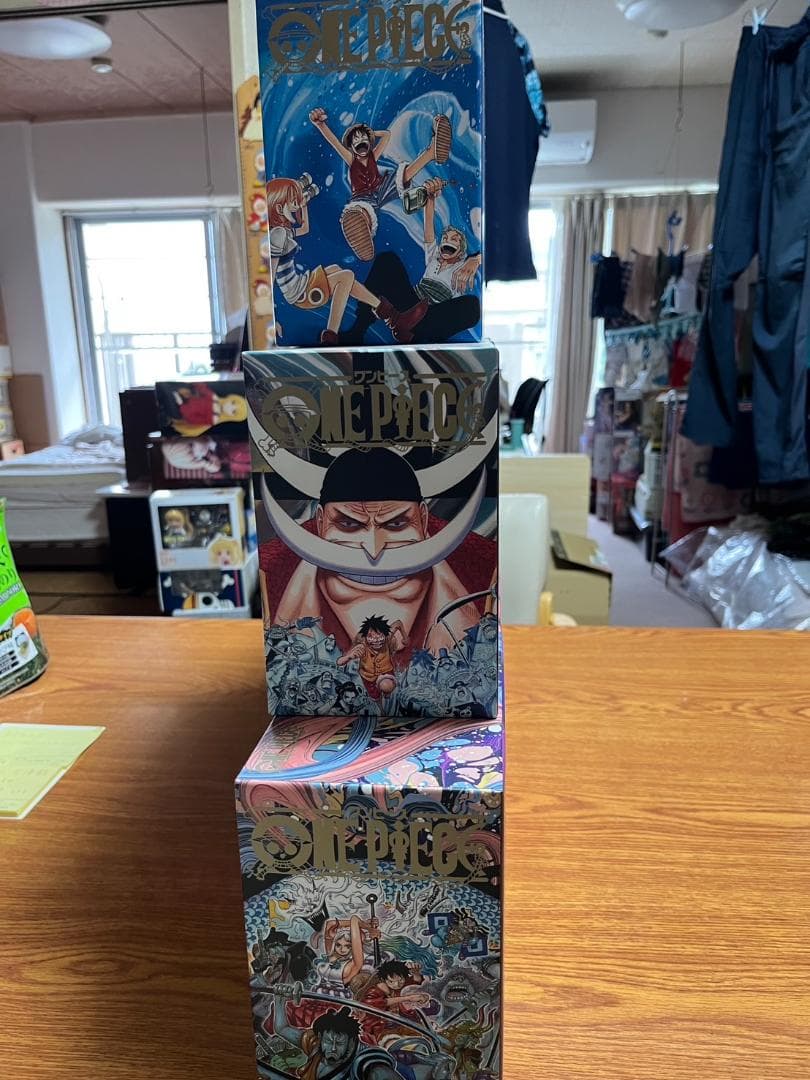 One Piece コミック　第１巻～第１０４巻　ボックス入りセット（ほぼ新品）