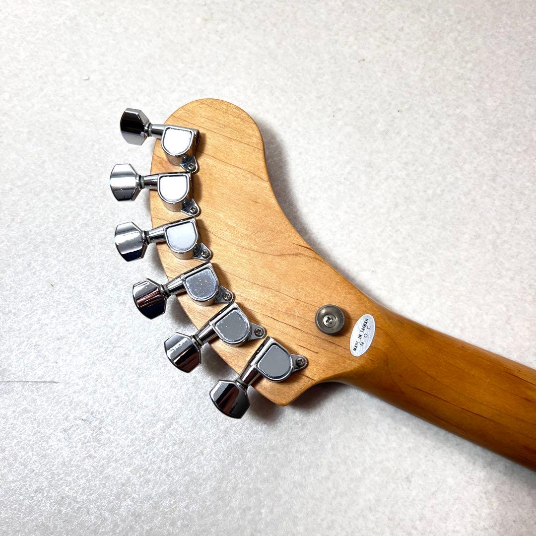 希少　FERNANDES　ZO-3　レフティ　コンパクト　アンプ内蔵ミニギター