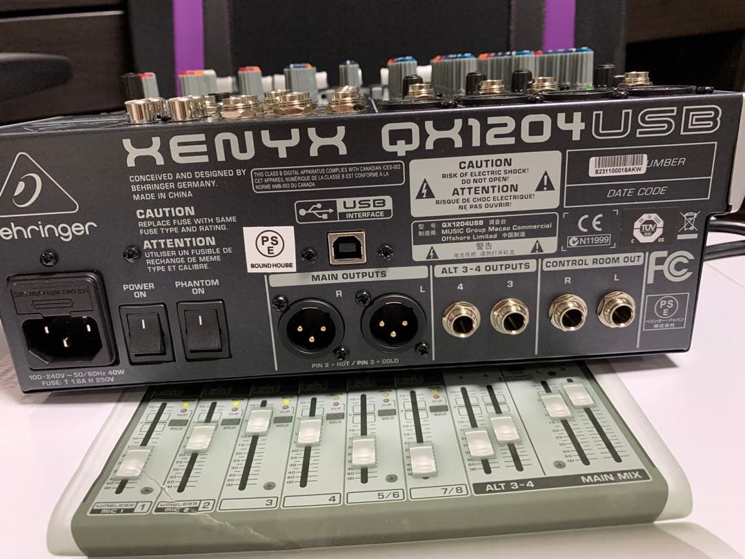 ほぼ新品Behringer XENYX QX1204USB アナログミキサー