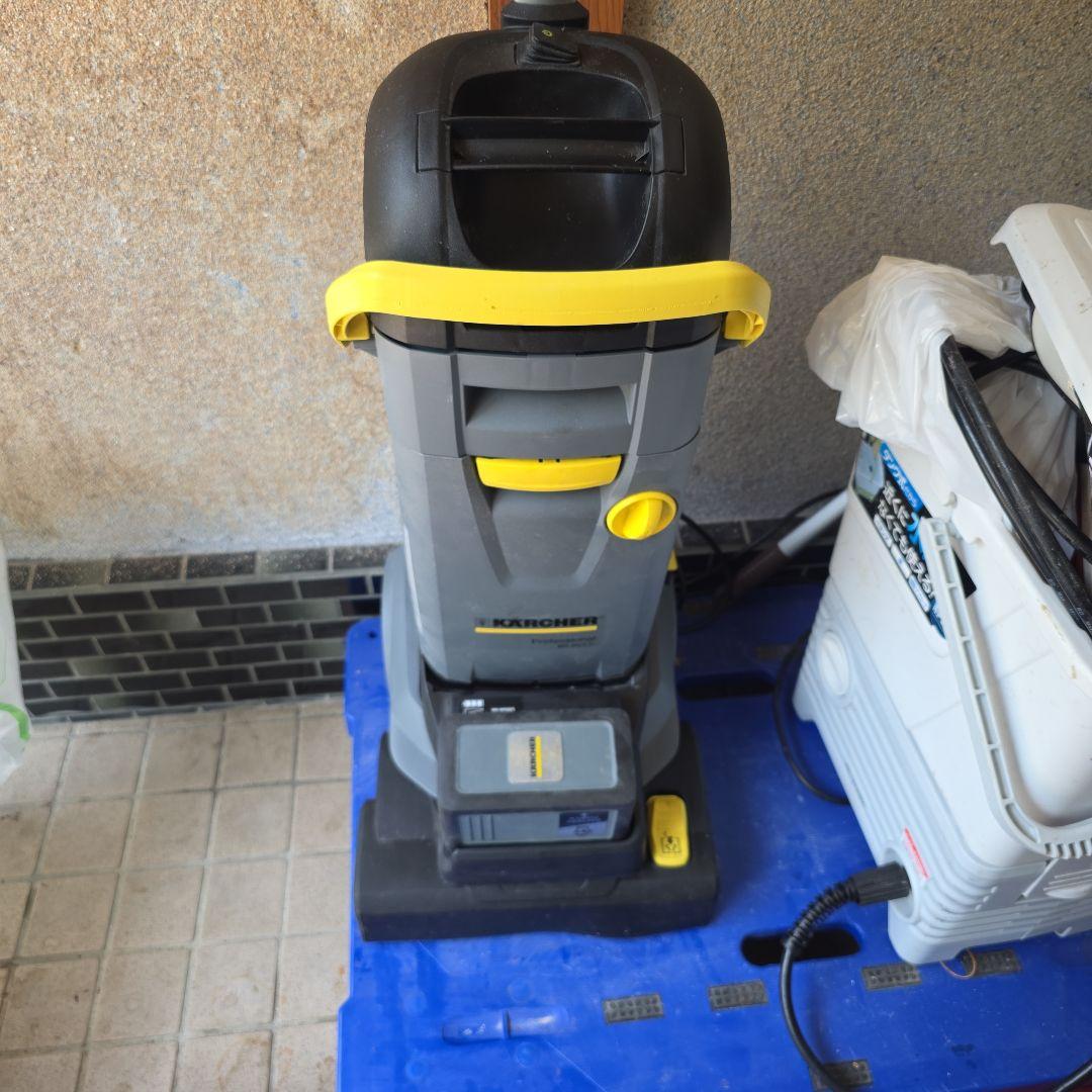 早いもの勝ち ケルヒャー業務用床洗浄機　BR30/4C BP, 動作確認済