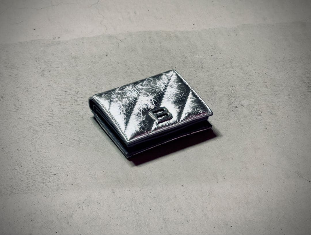 ✨本物BALENCIAGA/バレンシアガ✨クラッシュ 二つ折財布 シルバー⭐︎