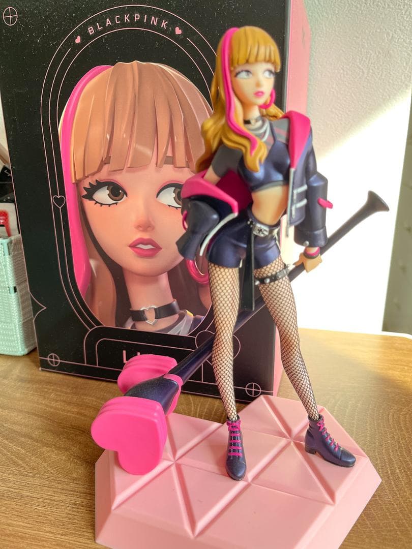 【超レア】BLACKPINK LISA コレクターズフィギュア 限定版