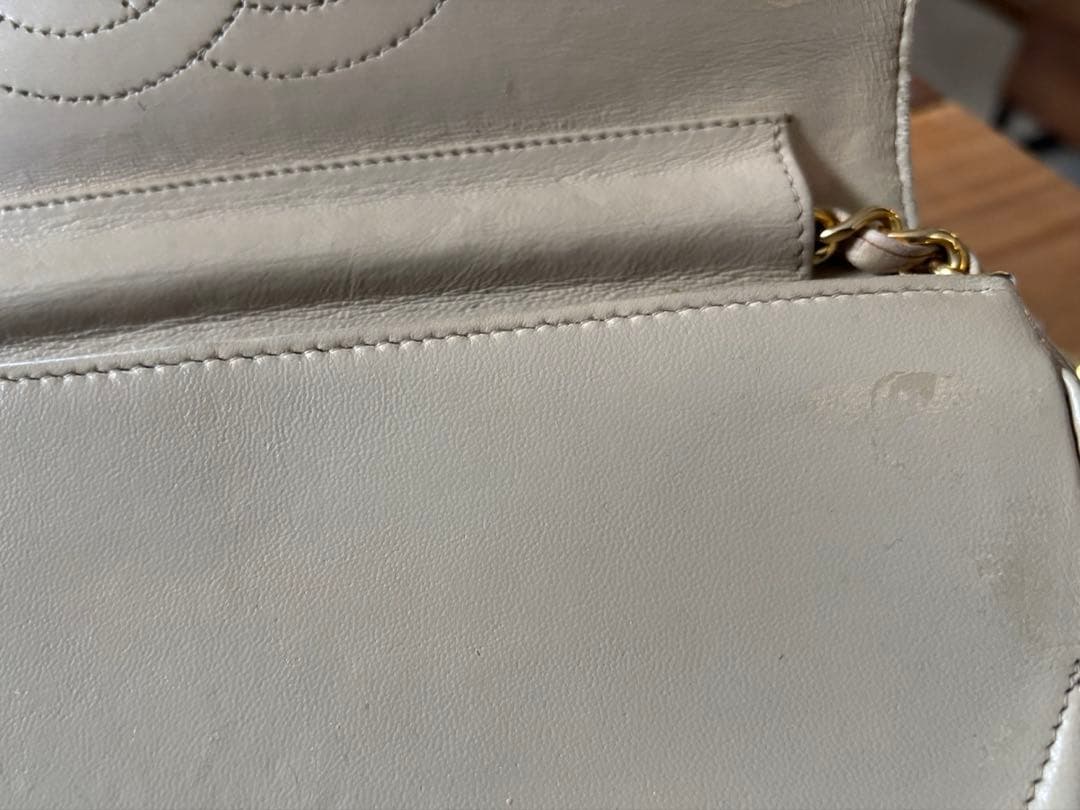 CHANEL ハーフムーンフラップバック