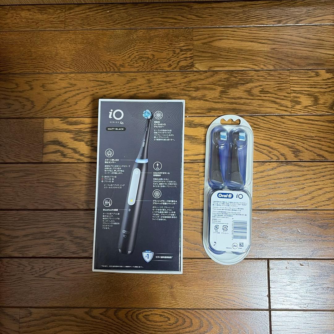 Oral-B iO 4s 電動歯ブラシ・専用ブラシヘッド4本　【新品・未使用】