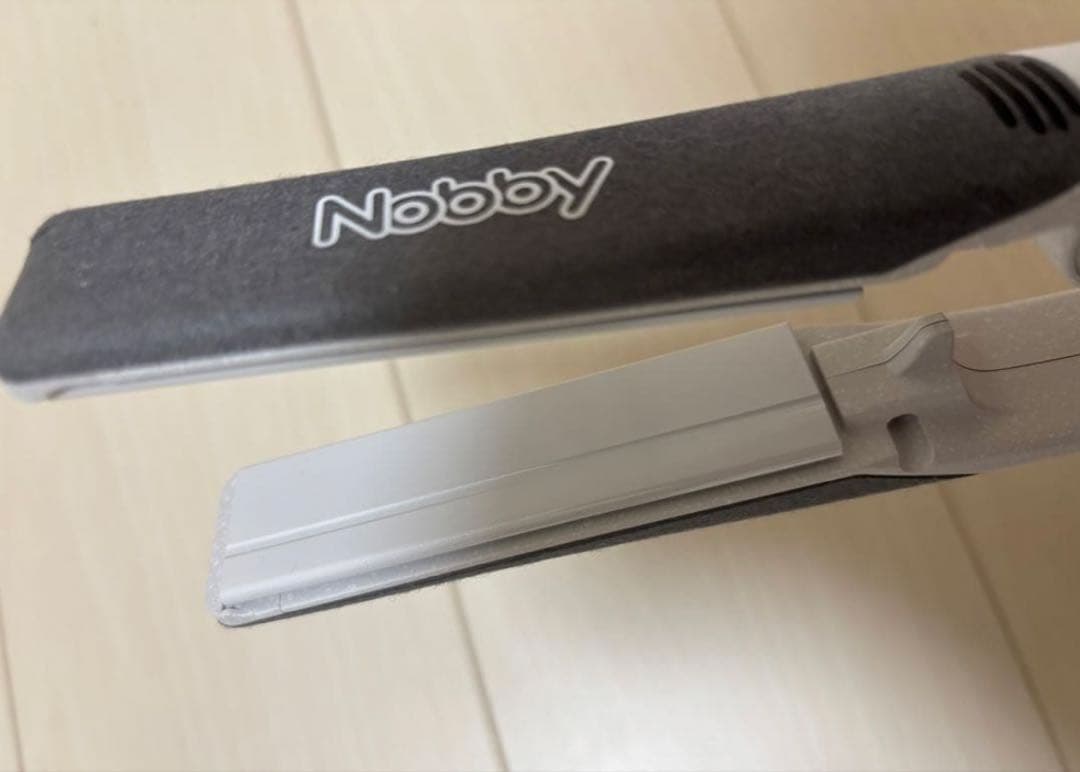 Nobby NBS1200 限定色ホワイト　ストレートヘアアイロン　保証書付