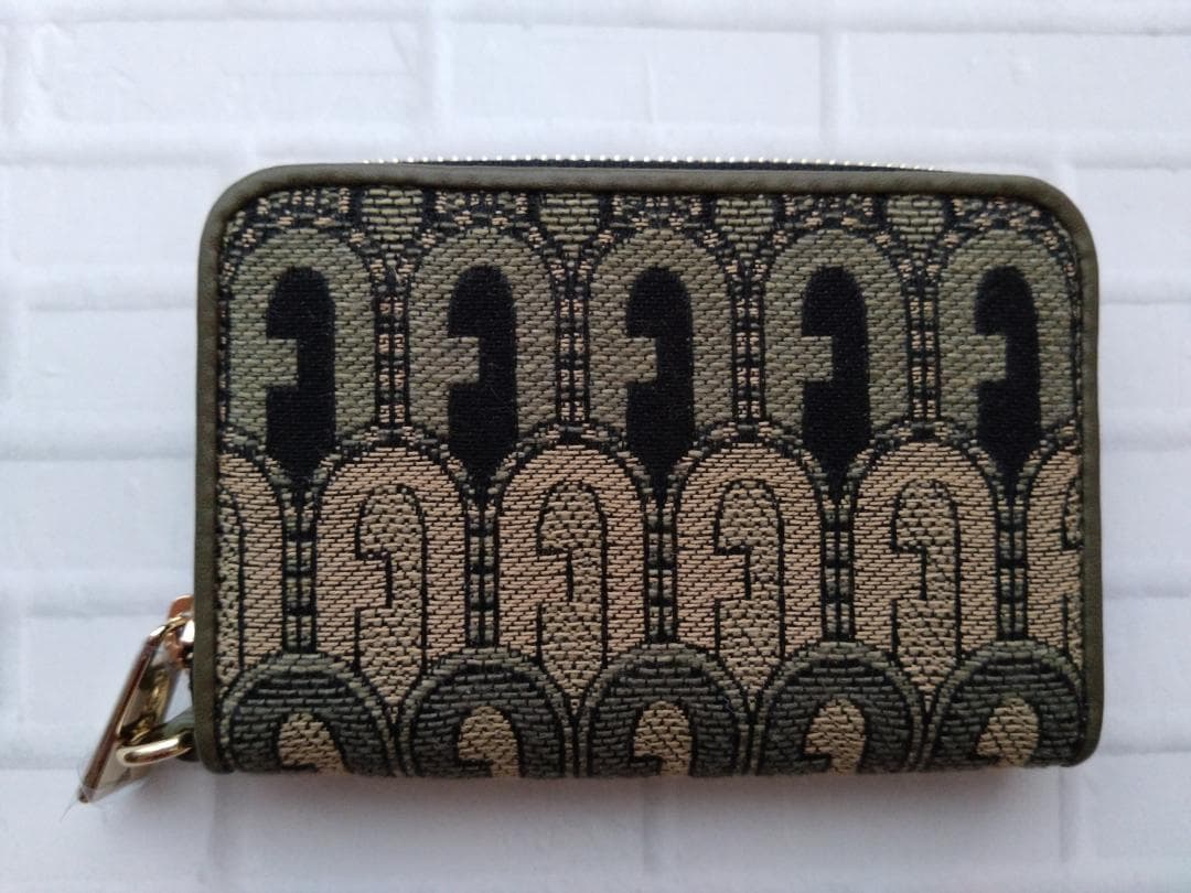 FURLAケース　ジャガード素材（アーチロゴ）