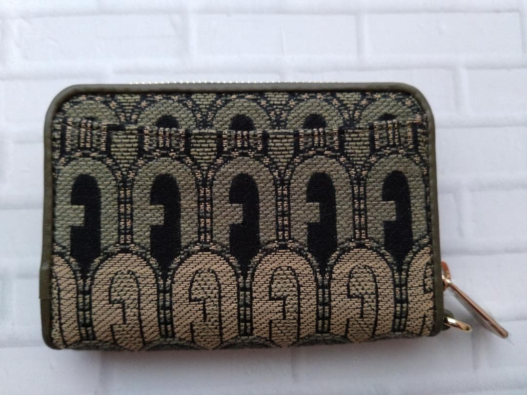 FURLAケース　ジャガード素材（アーチロゴ）