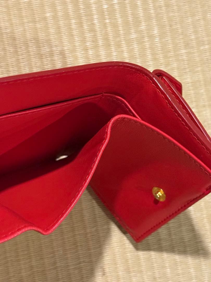 PRADA エンベロープ 三つ折り財布 レッド　美品