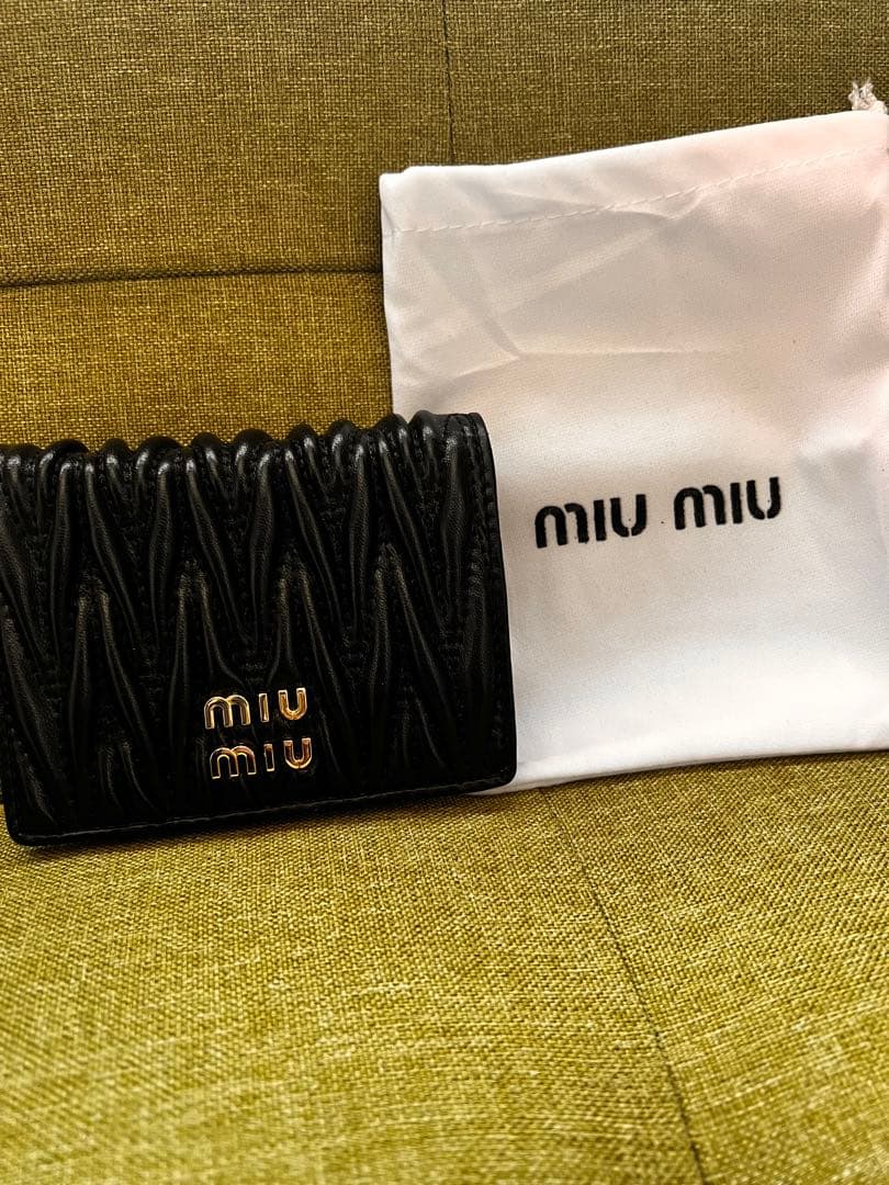 ブランド二つ折り財布