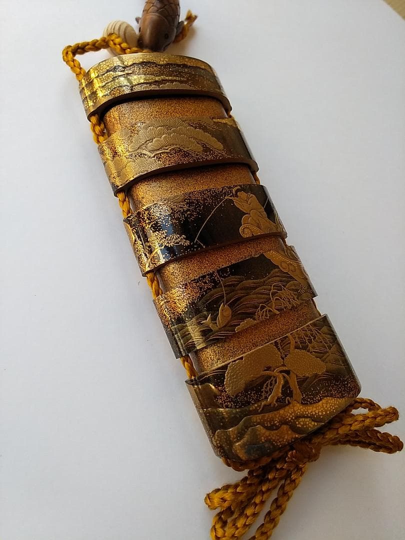 金地船人物高蒔絵印籠　梶川文龍斎作（江戸時代・美術館展示クラス・根付）