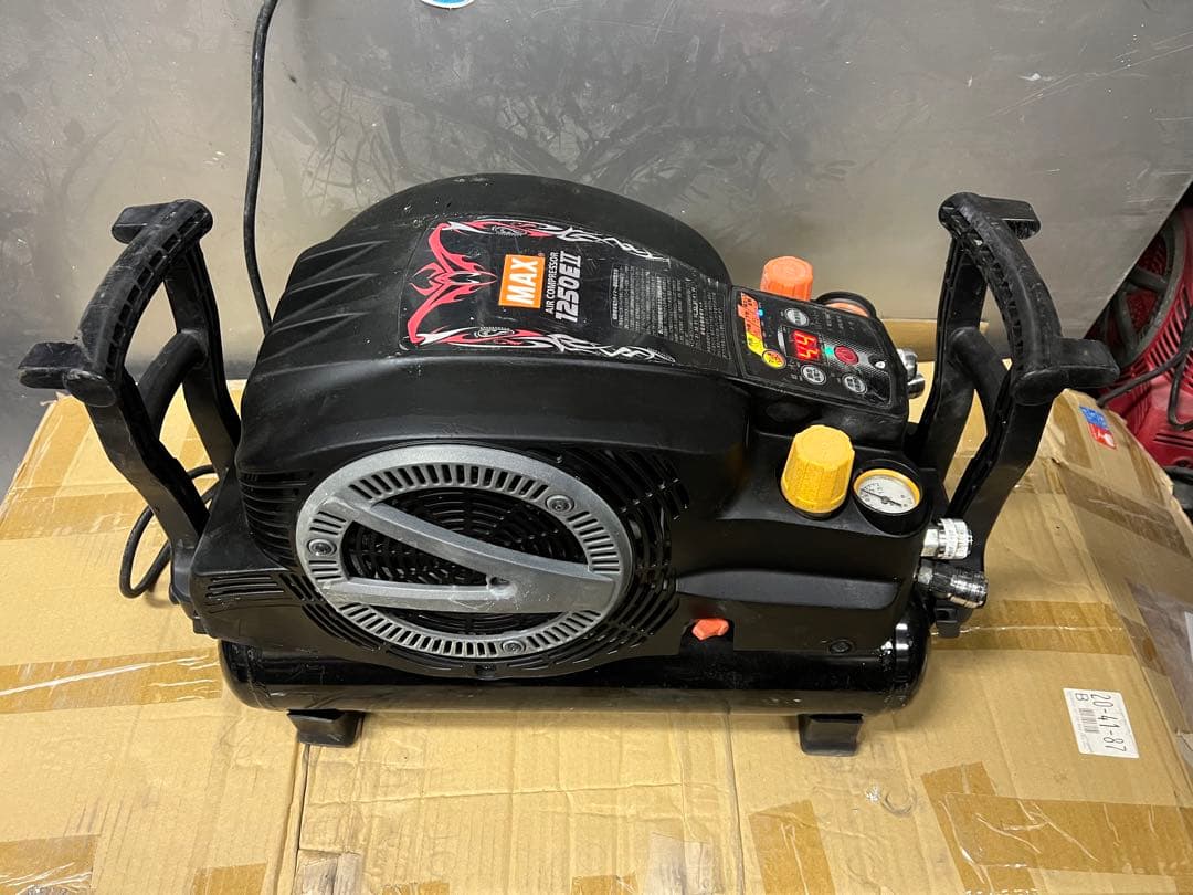 良品マックス エアコンプレッサー★AK-H1250EII 満タン5分