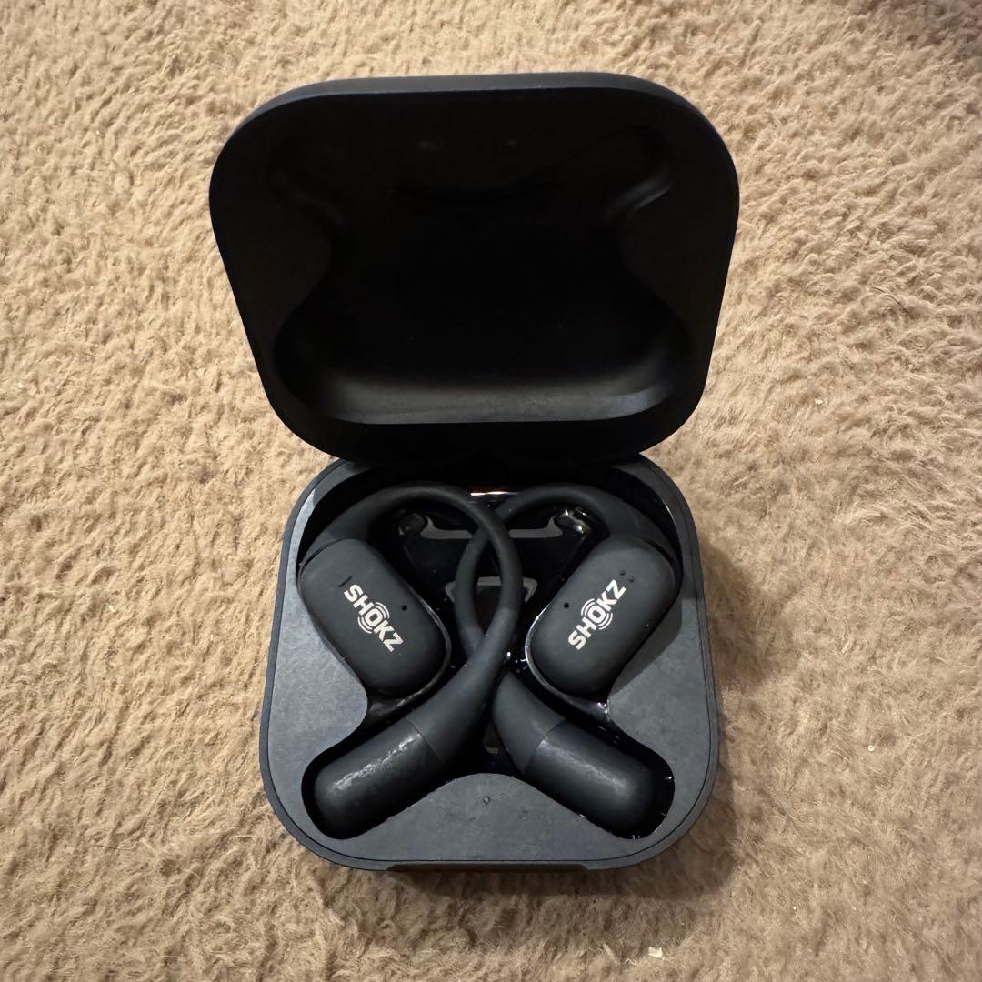 Shokz ワイヤレスイヤホン OPENFIT 充電ケース付き