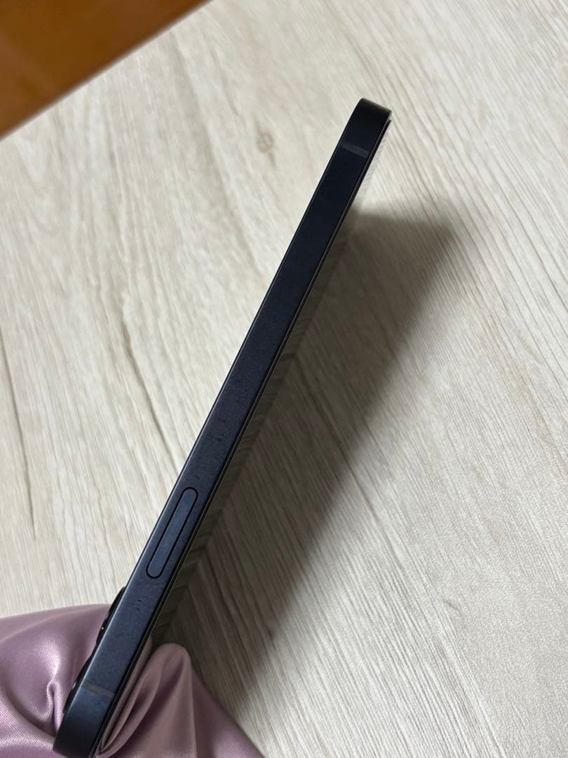 Apple iPhone 12 ブラック