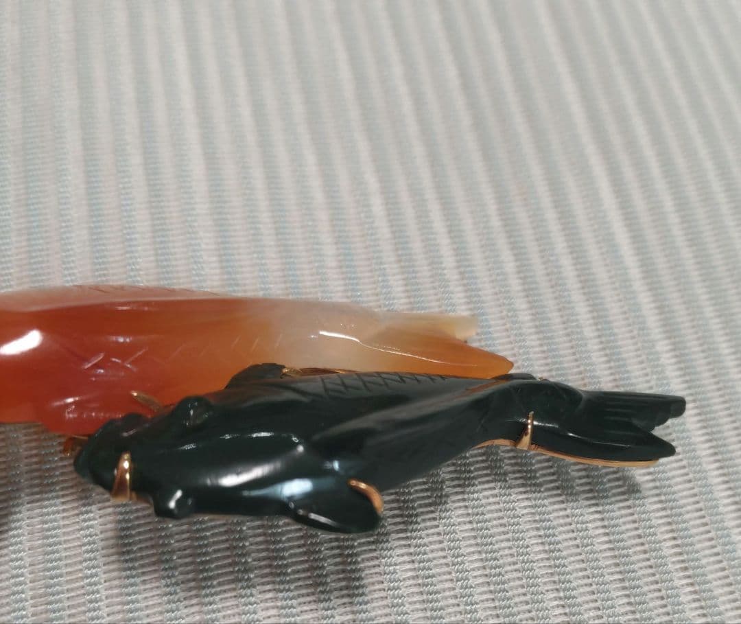 鯉　ブローチ　金属　天然石　K18
