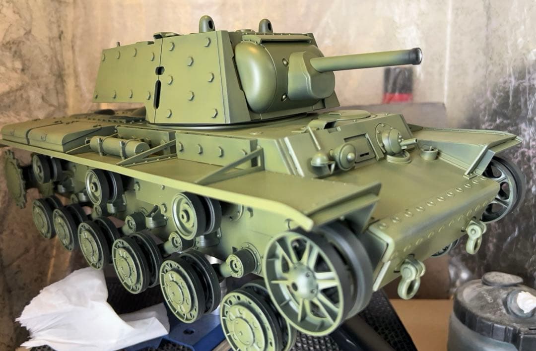 ヘンロン 戦車 KV-1s 新品 組み直し 塗装済 フルセット プレオーダー品