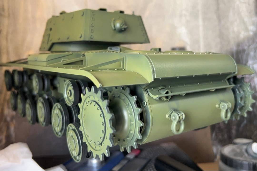 ヘンロン 戦車 KV-1s 新品 組み直し 塗装済 フルセット プレオーダー品