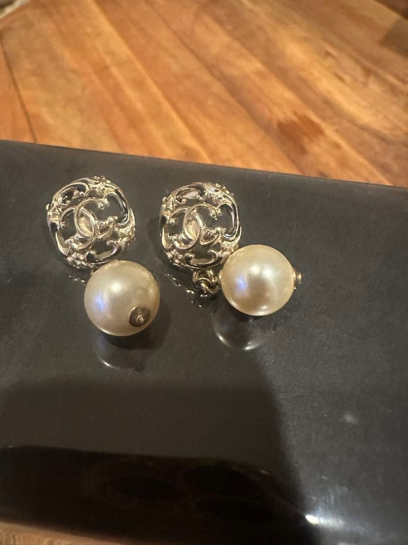 Chanel パール付きイヤリング