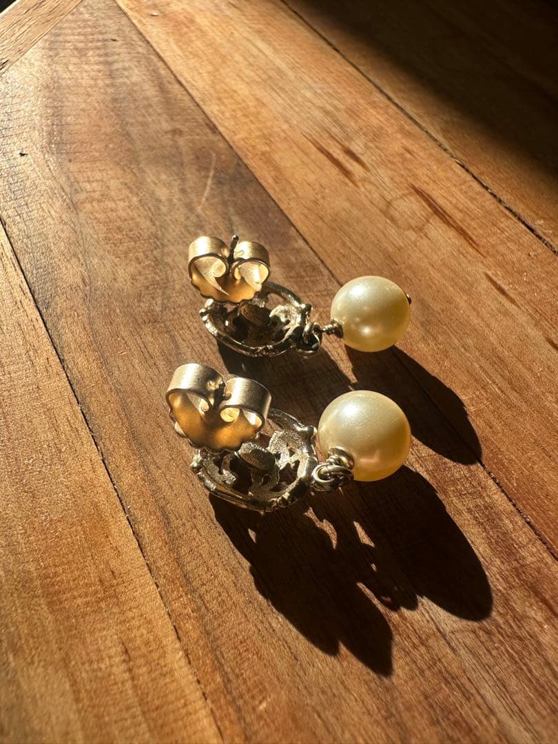 Chanel パール付きイヤリング